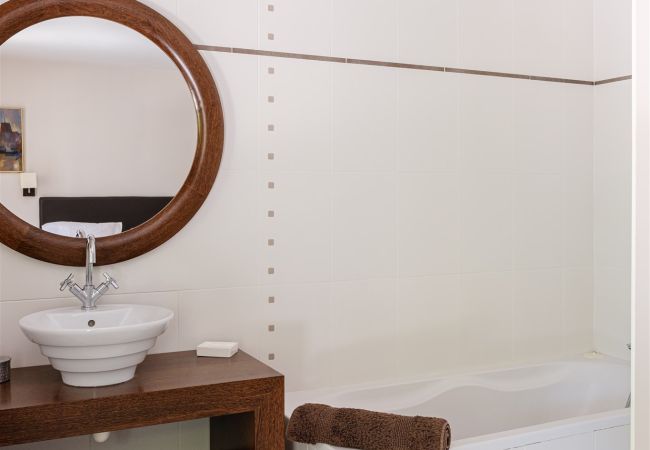 Villa in Pernes les Fontaines - Maison Caroline Villa in Pernes les Fontaines - Maison Caroline