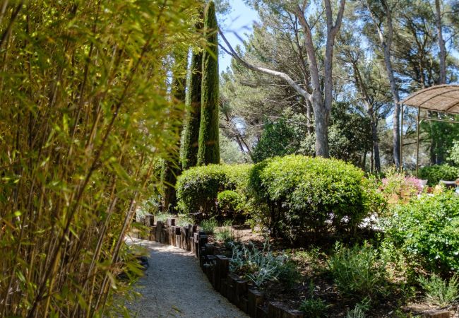 Villa in Pernes les Fontaines - Maison Capucine Villa in Pernes les Fontaines - Maison Capucine